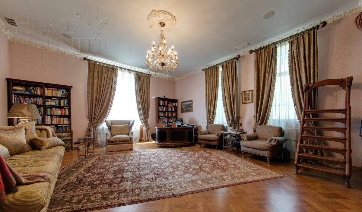 2-этажный коттедж 1 100 м² с отделкой