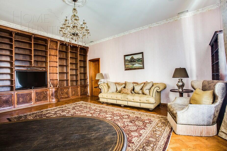 2-этажный коттедж 1 100 м² с отделкой