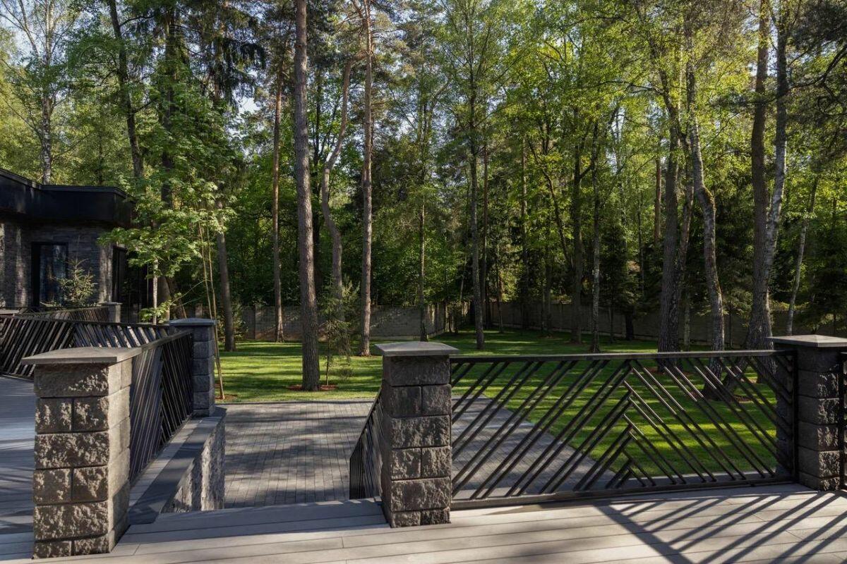 2-этажный коттедж 1 700 м² без отделки