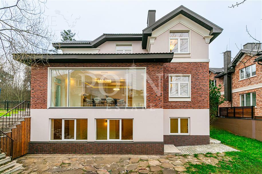 2-этажный коттедж 400 м² с отделкой