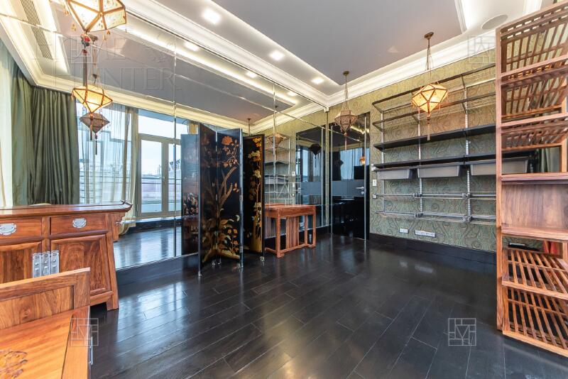 7-КОМН. ПЕНТХАУС С ОТДЕЛКОЙ 404.8 М² НА 10 ЭТАЖЕ