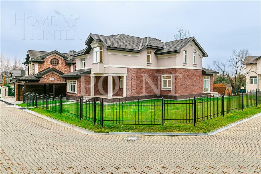 2-этажный коттедж 400 м² с отделкой