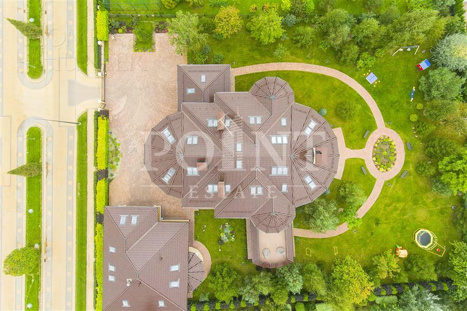 3-этажный коттедж 768 м² с отделкой