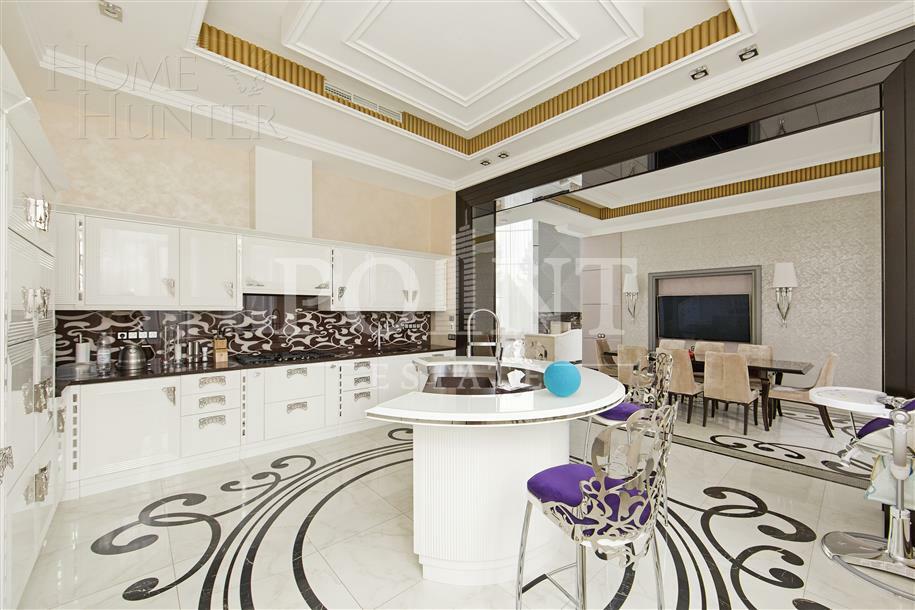 3-этажный коттедж 768 м² с отделкой