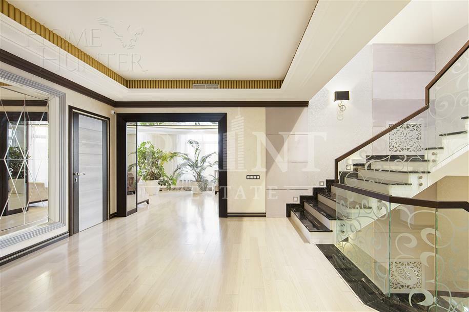 3-этажный коттедж 768 м² с отделкой