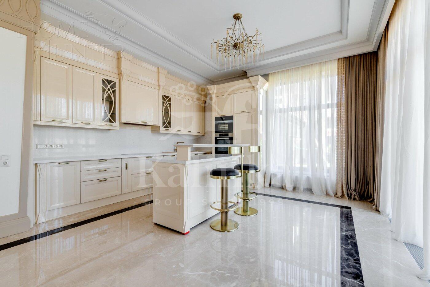 2-этажный коттедж 400 м² с отделкой