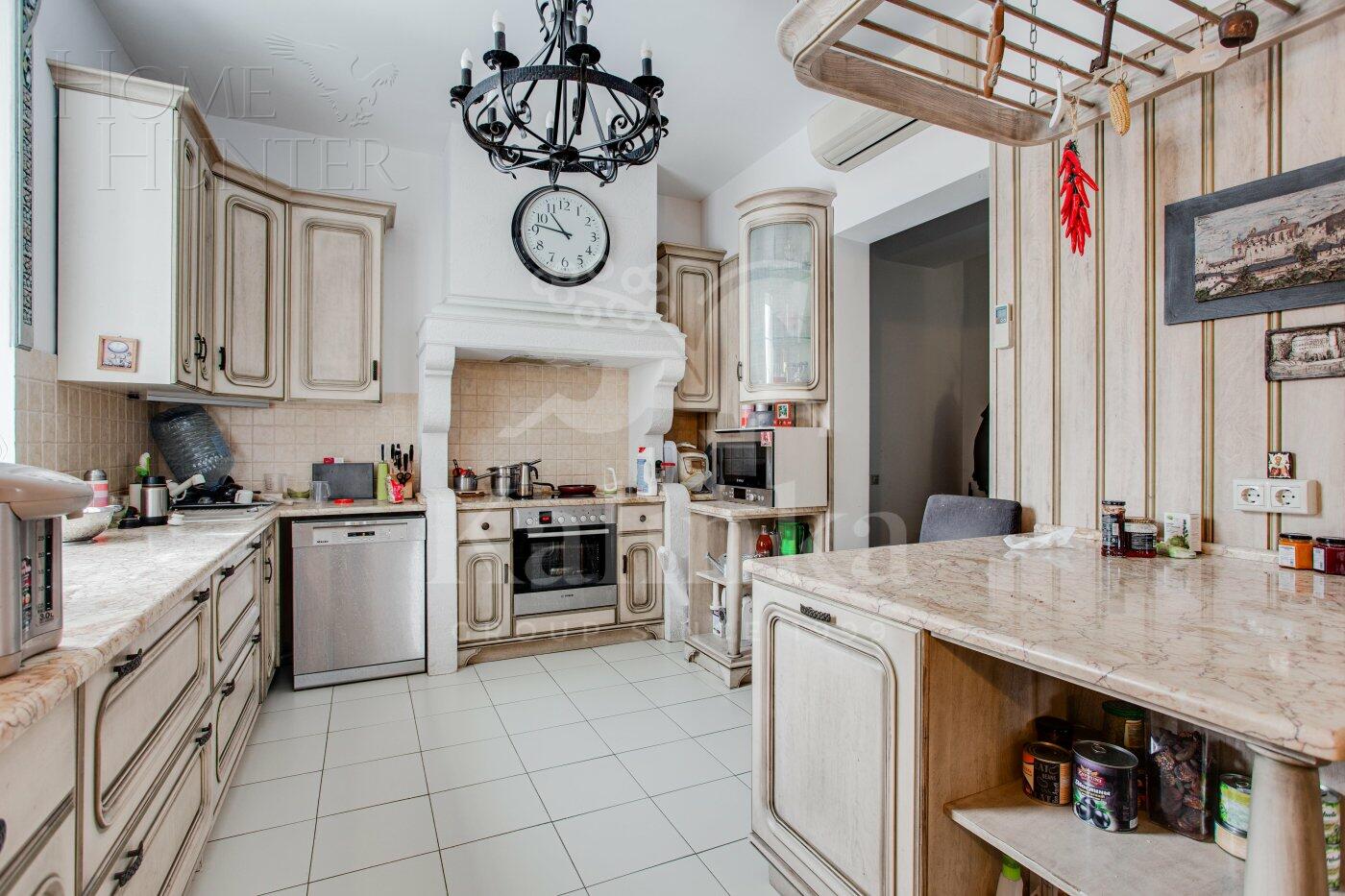 2-этажный коттедж 550 м² с отделкой