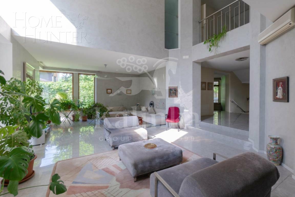 2-этажный коттедж 600 м² с отделкой