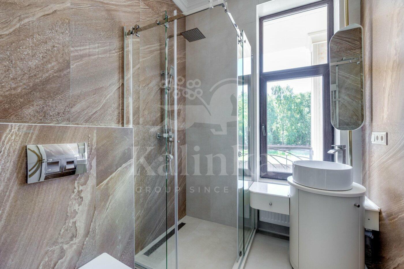 2-этажный коттедж 400 м² с отделкой