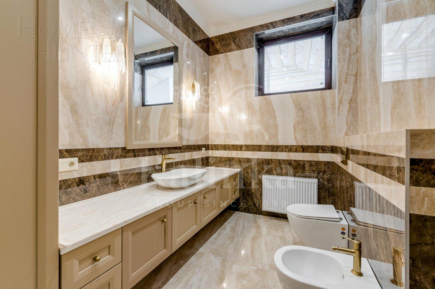 2-этажный коттедж 400 м² с отделкой