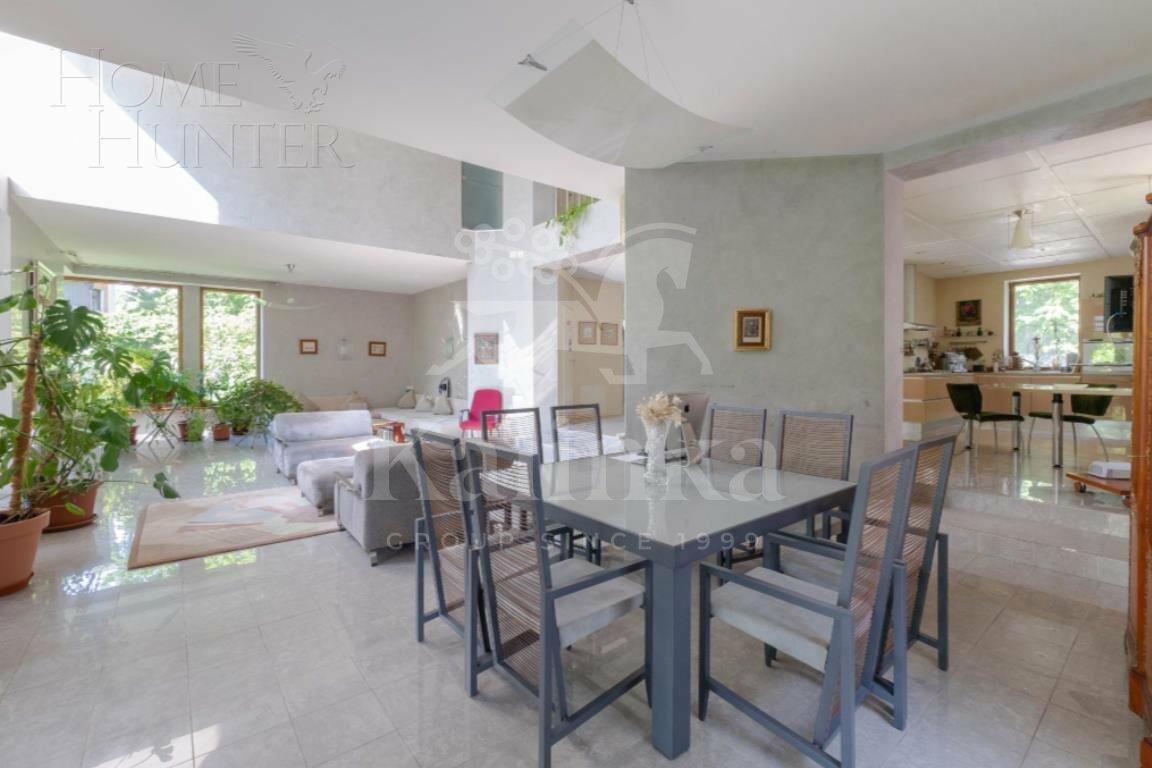 2-этажный коттедж 600 м² с отделкой