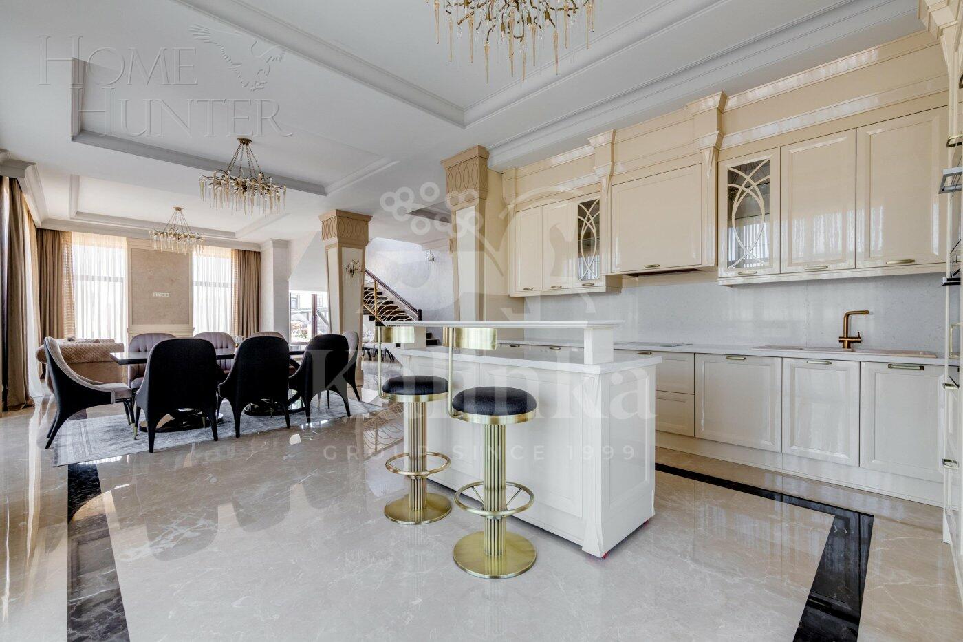 2-этажный коттедж 400 м² с отделкой