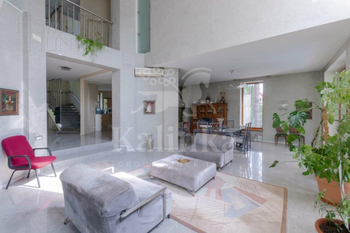 2-этажный коттедж 600 м² с отделкой