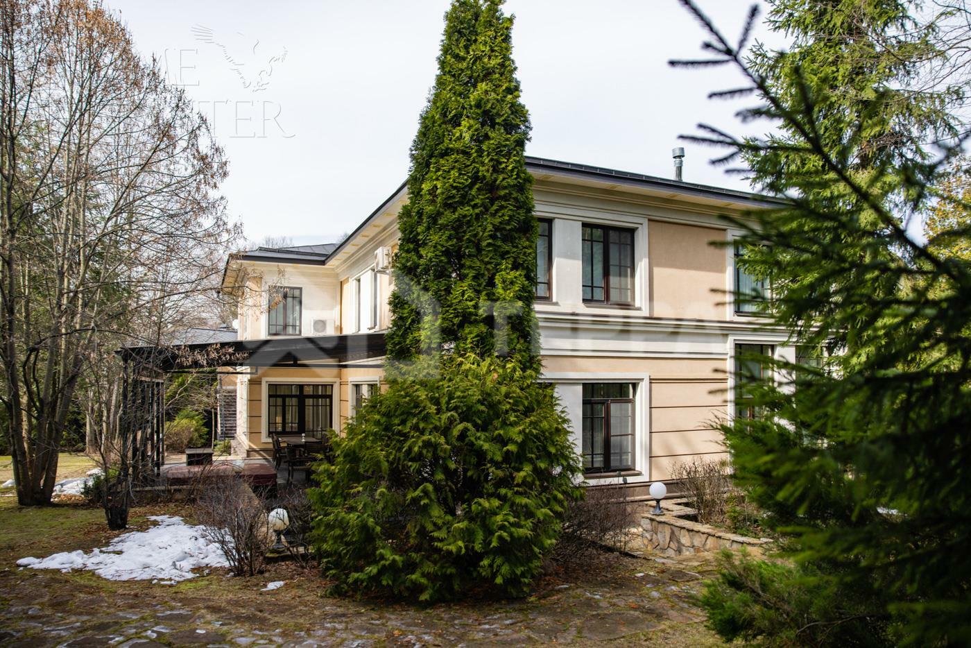 2-этажный коттедж 325 м² с отделкой