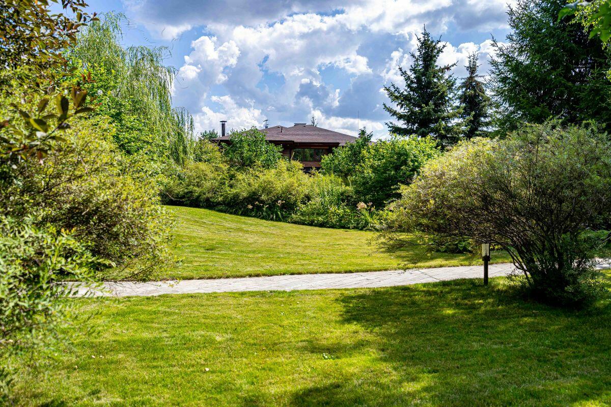 2-этажный коттедж 1 377 м² с отделкой