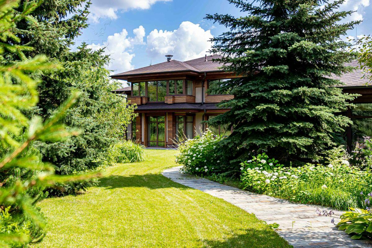 2-этажный коттедж 1 377 м² с отделкой