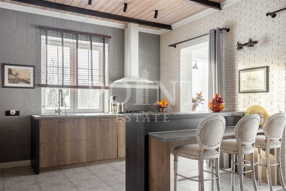 2-этажный коттедж 260 м² с отделкой