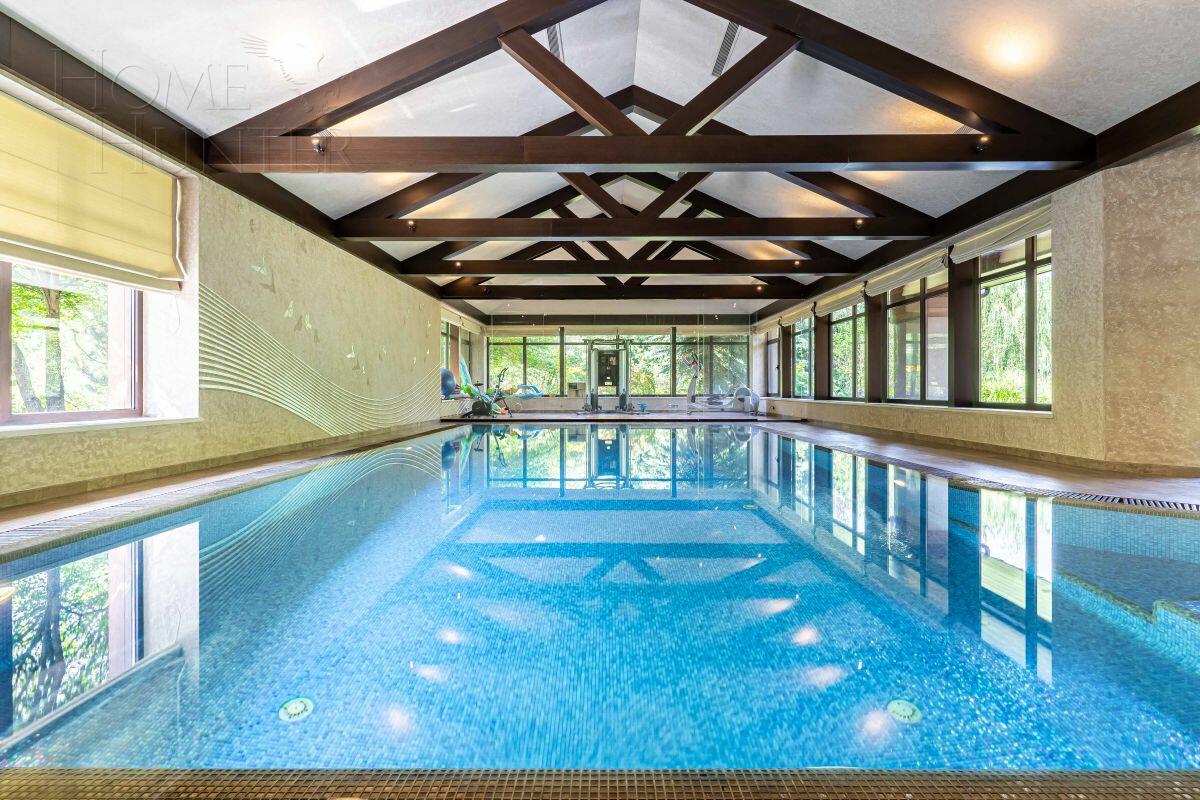 2-этажный коттедж 1 377 м² с отделкой