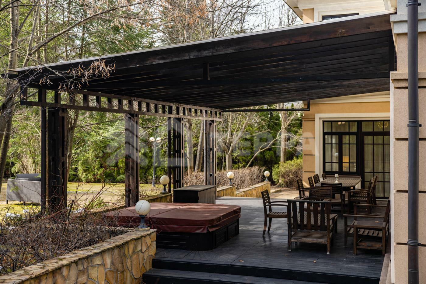 2-этажный коттедж 325 м² с отделкой