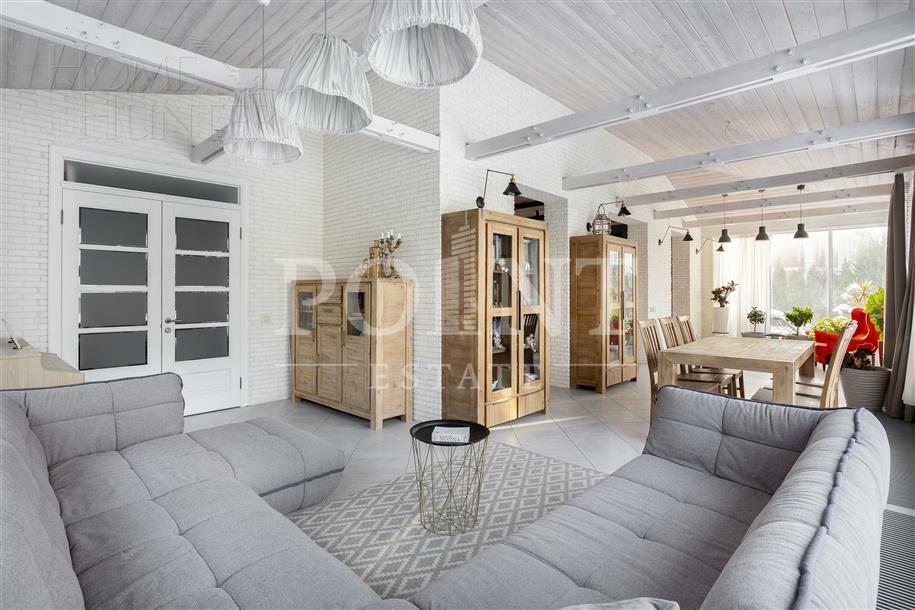 2-этажный коттедж 260 м² с отделкой