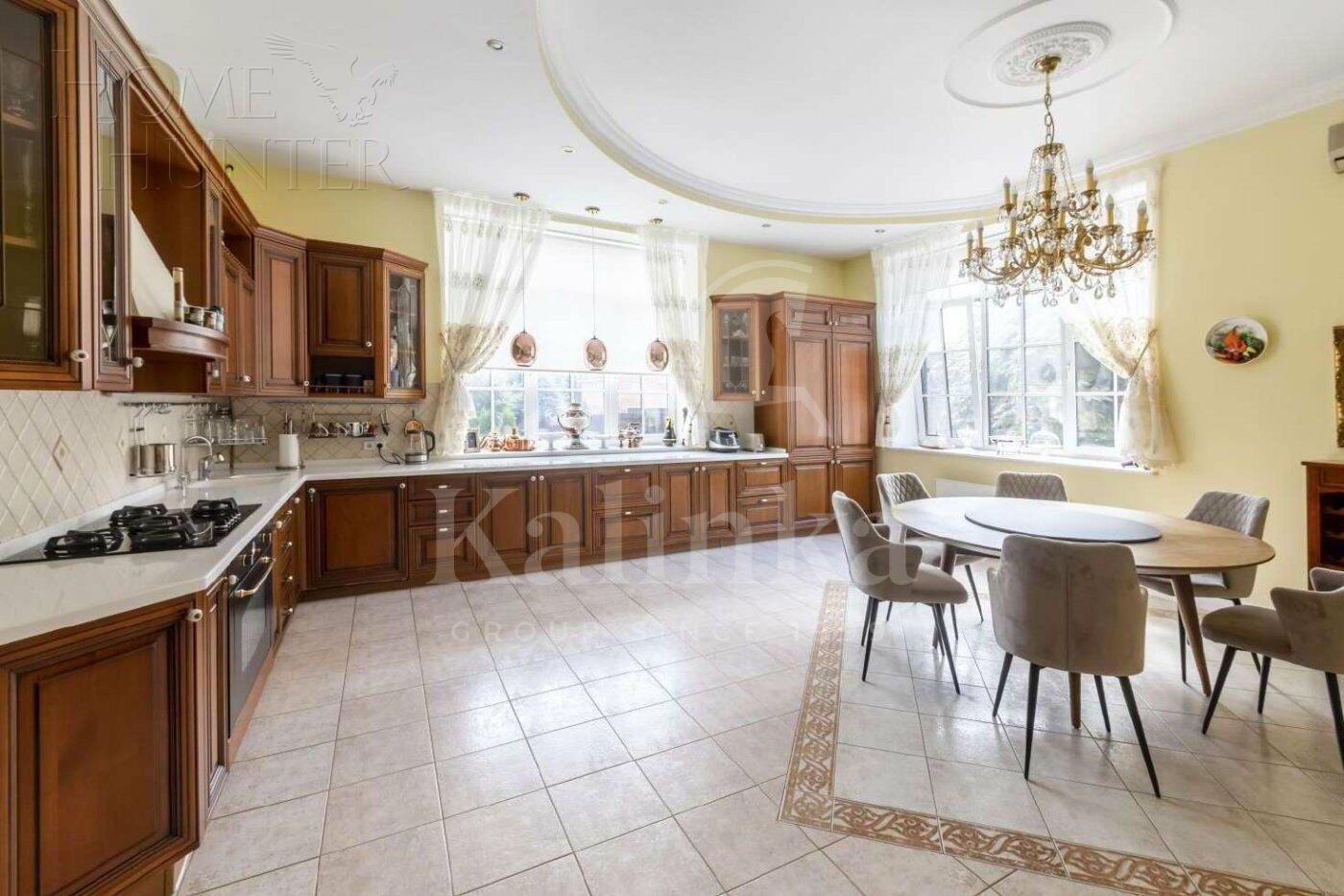 2-этажный коттедж 750 м² с отделкой