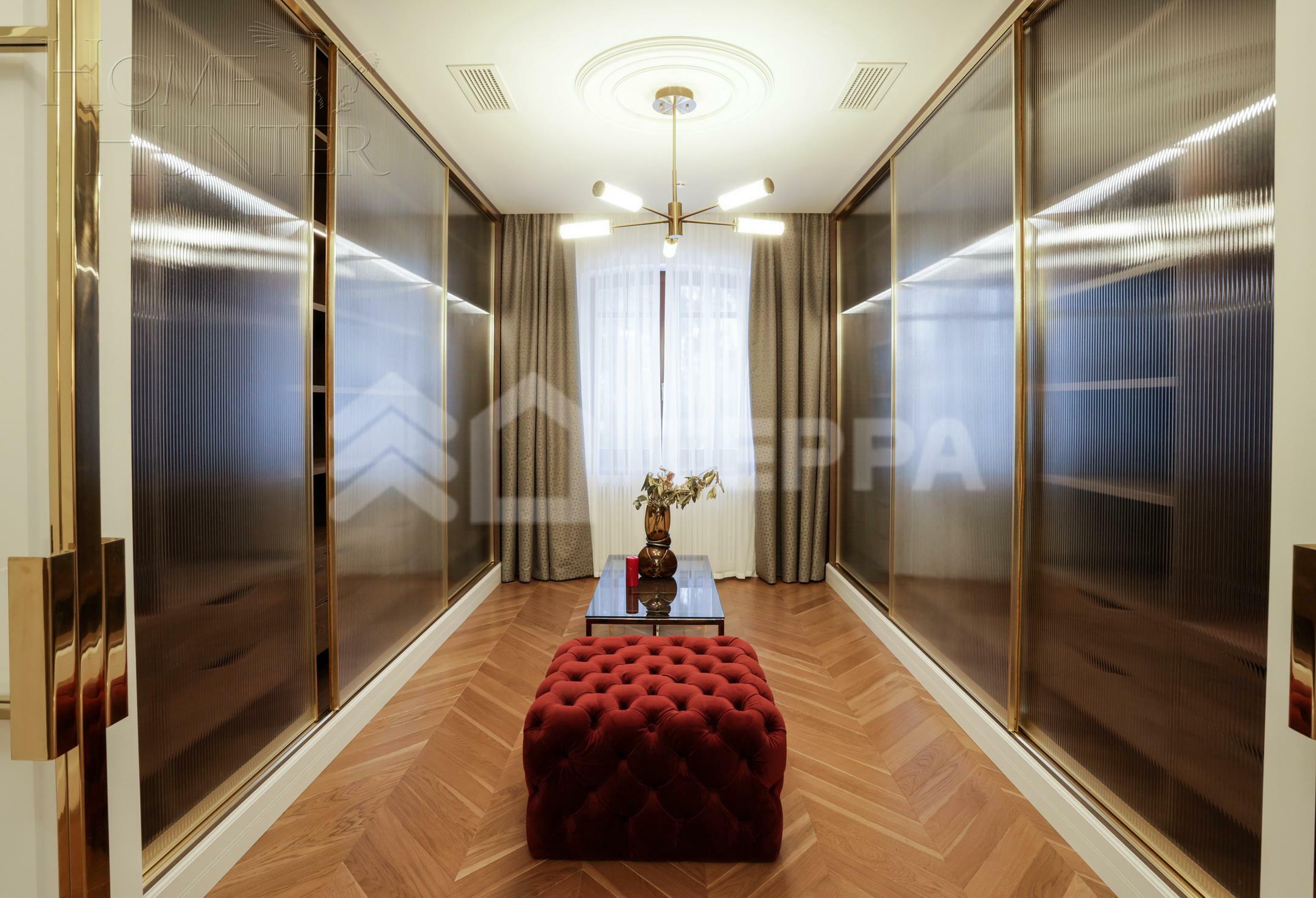 2-этажный коттедж 702 м² с отделкой