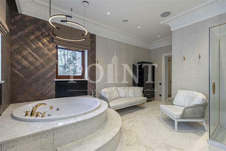 2-этажный коттедж 702 м² с отделкой