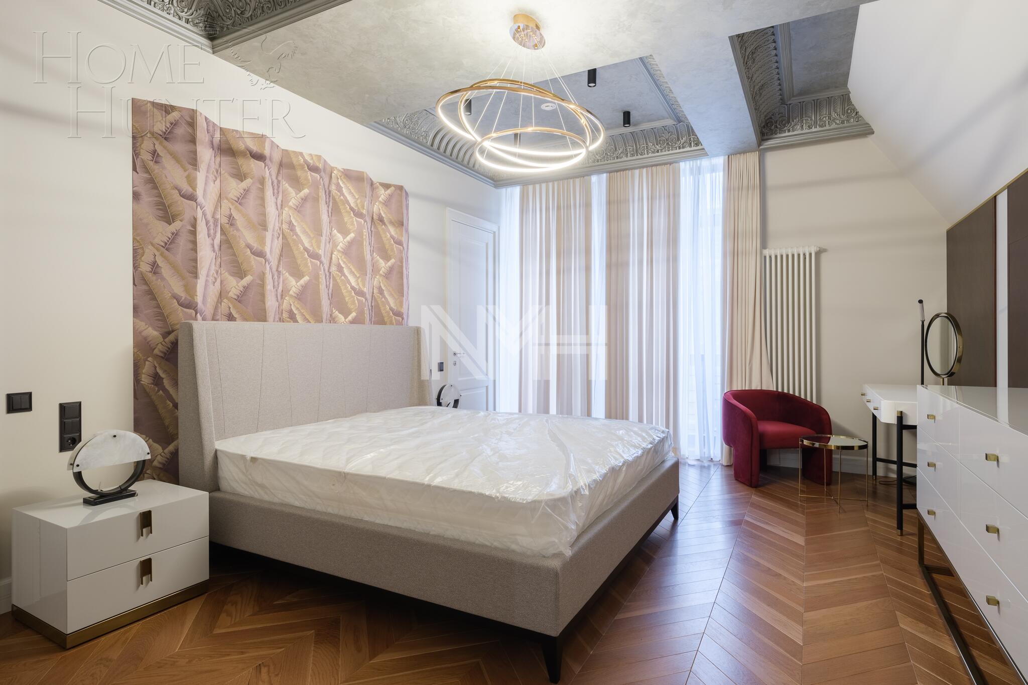 2-этажный коттедж 702 м² с отделкой