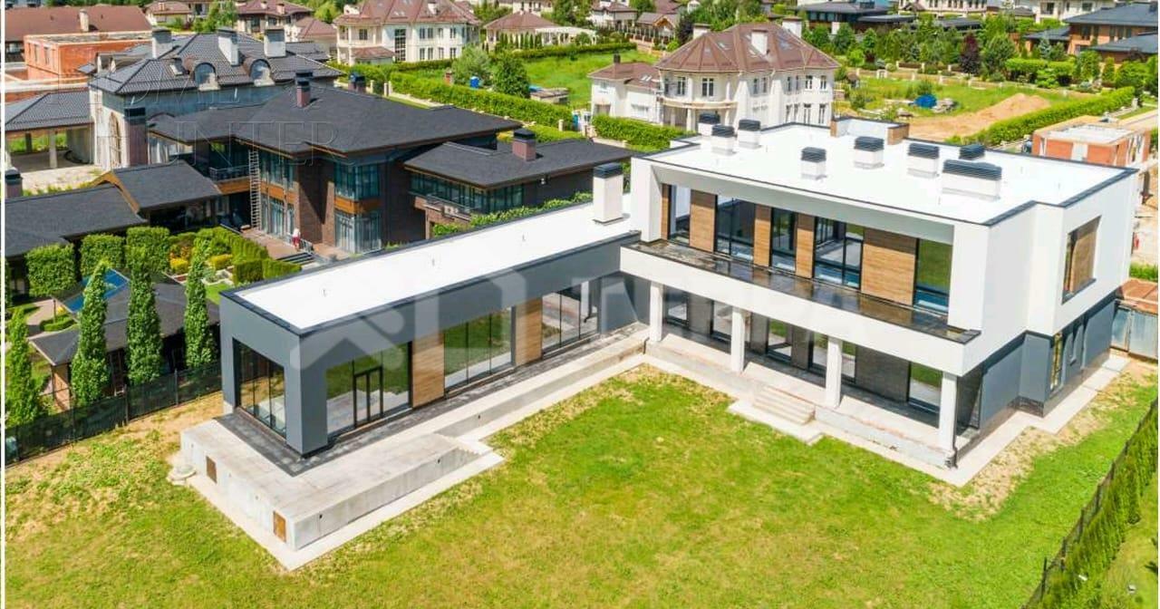 2-этажный коттедж 1 200 м² без отделки