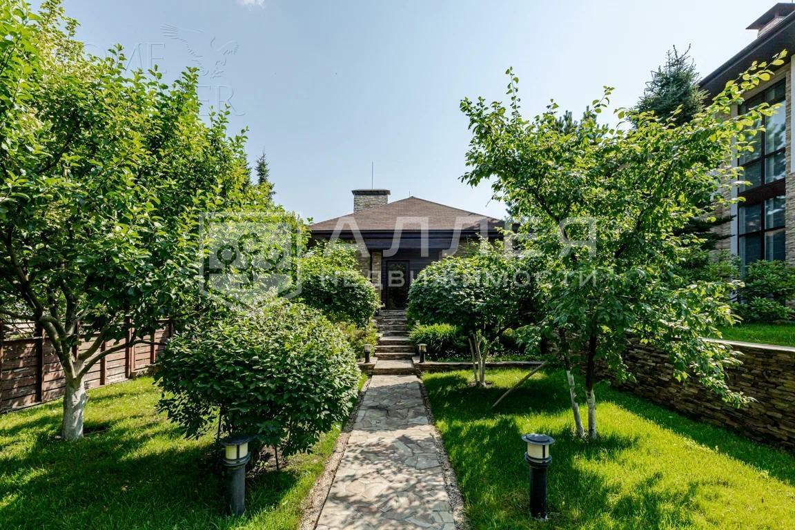 2-этажный коттедж 680 м² с отделкой