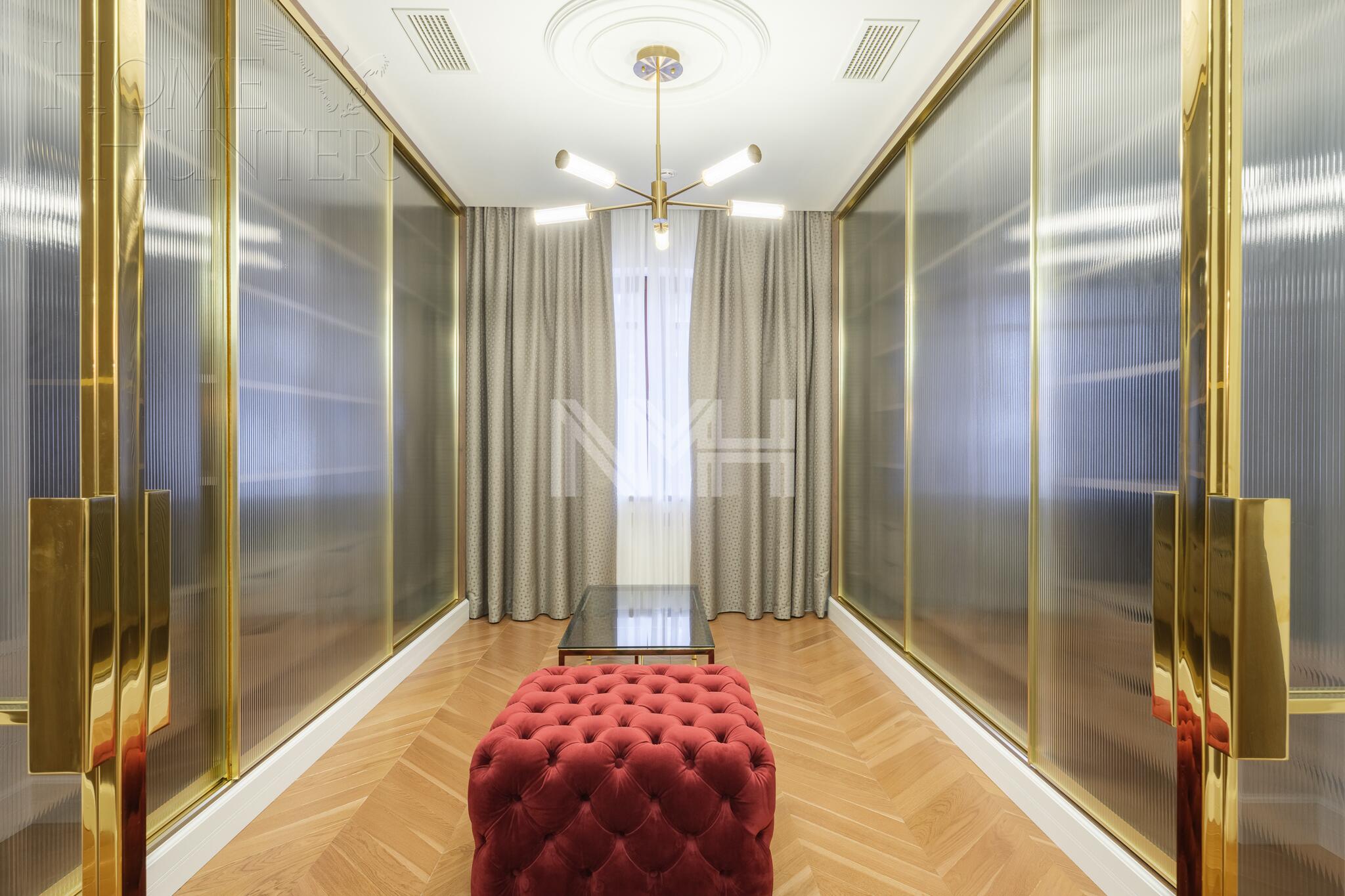 2-этажный коттедж 702 м² с отделкой