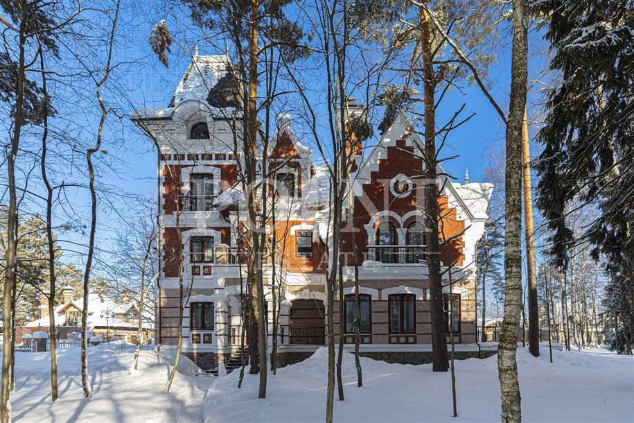 2-этажный коттедж 702 м² с отделкой