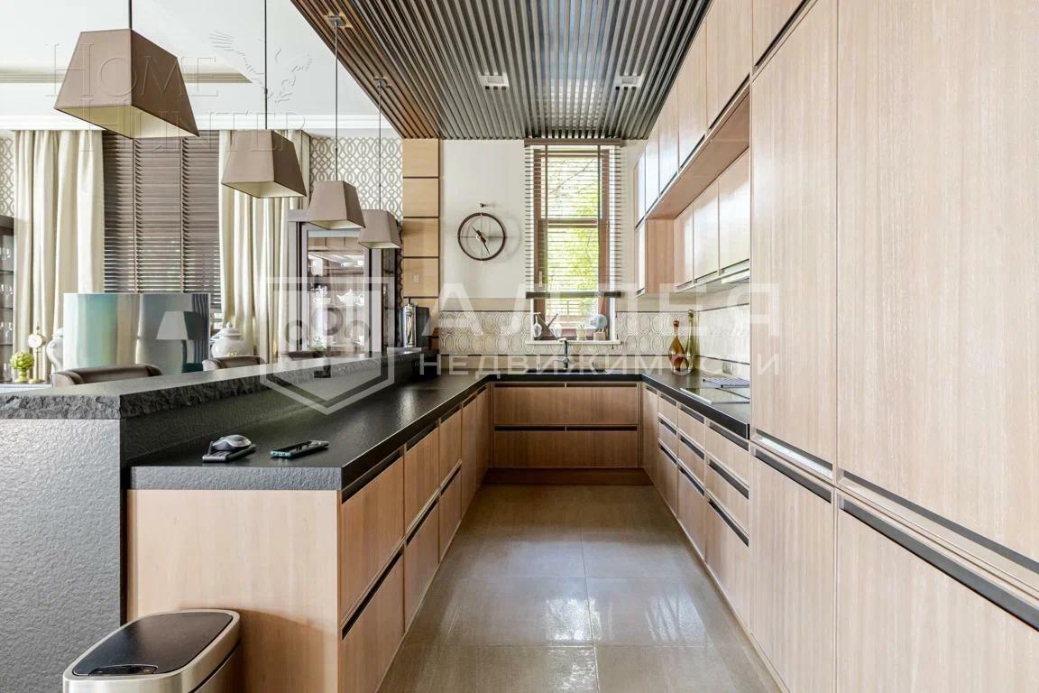 2-этажный коттедж 680 м² с отделкой