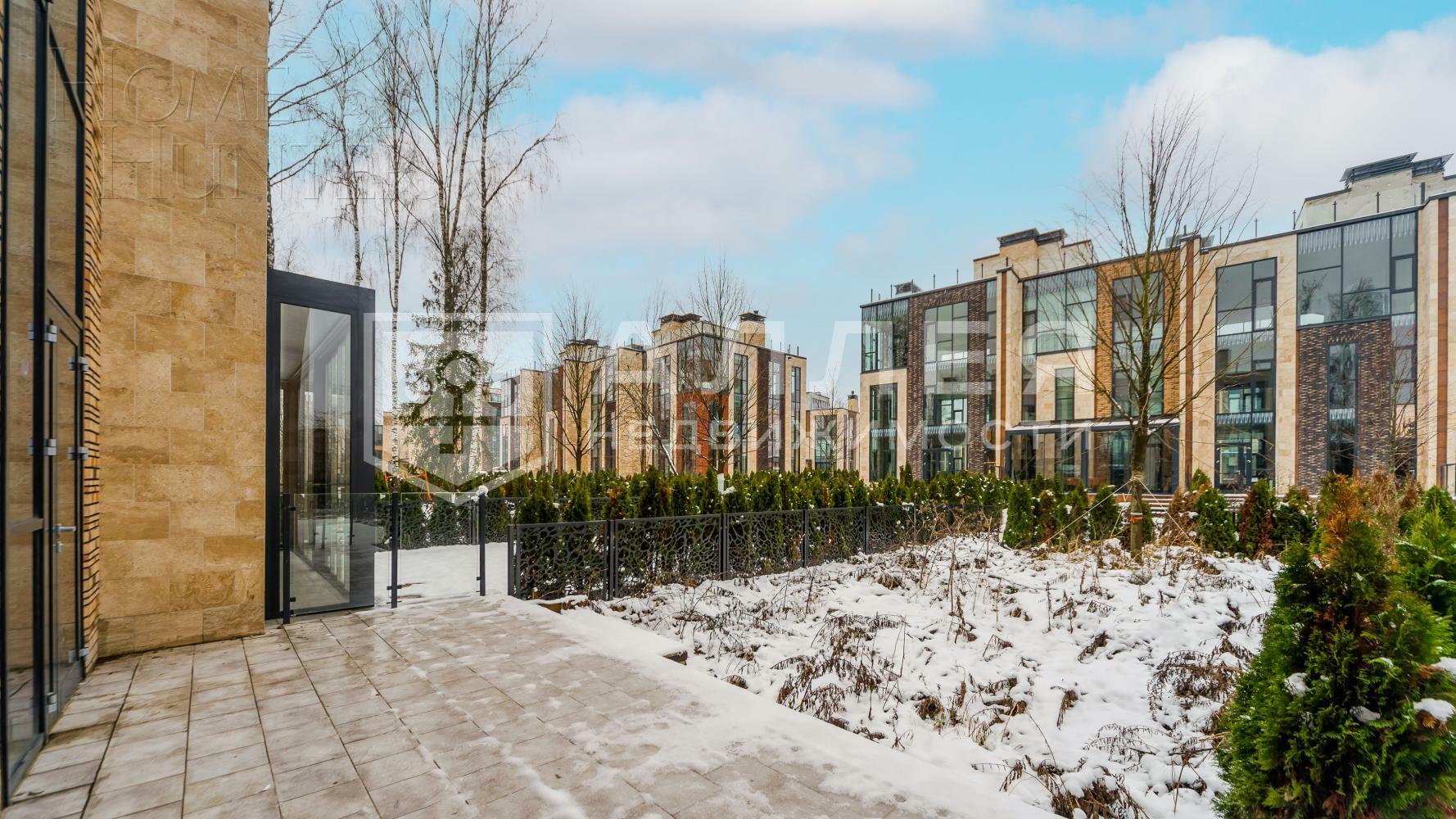 2-этажный таунхаус 250 м² без отделки