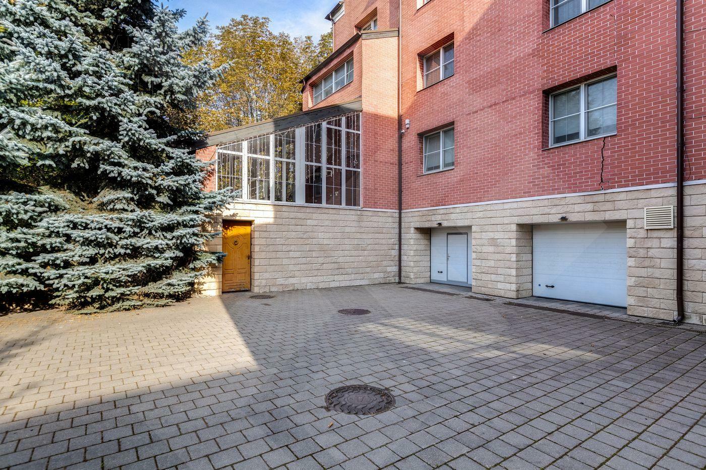 2-этажный таунхаус 680 м² с отделкой