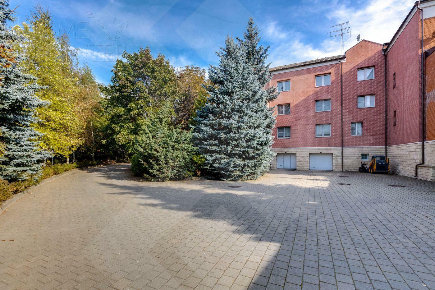 2-этажный таунхаус 680 м² с отделкой