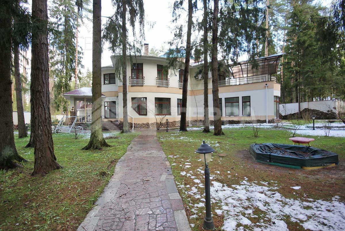 2-этажный коттедж 850 м² с отделкой