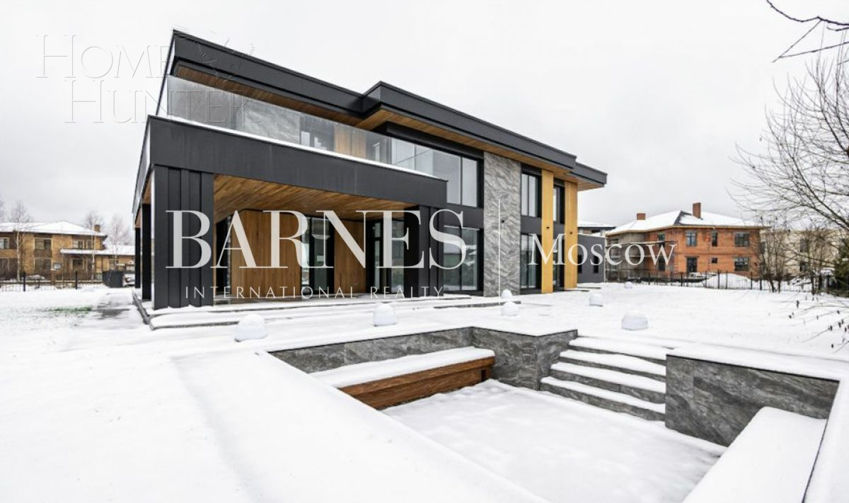 2-этажный коттедж 853.2 м² без отделки