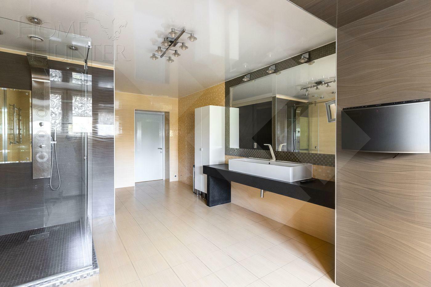 2-этажный таунхаус 680 м² с отделкой