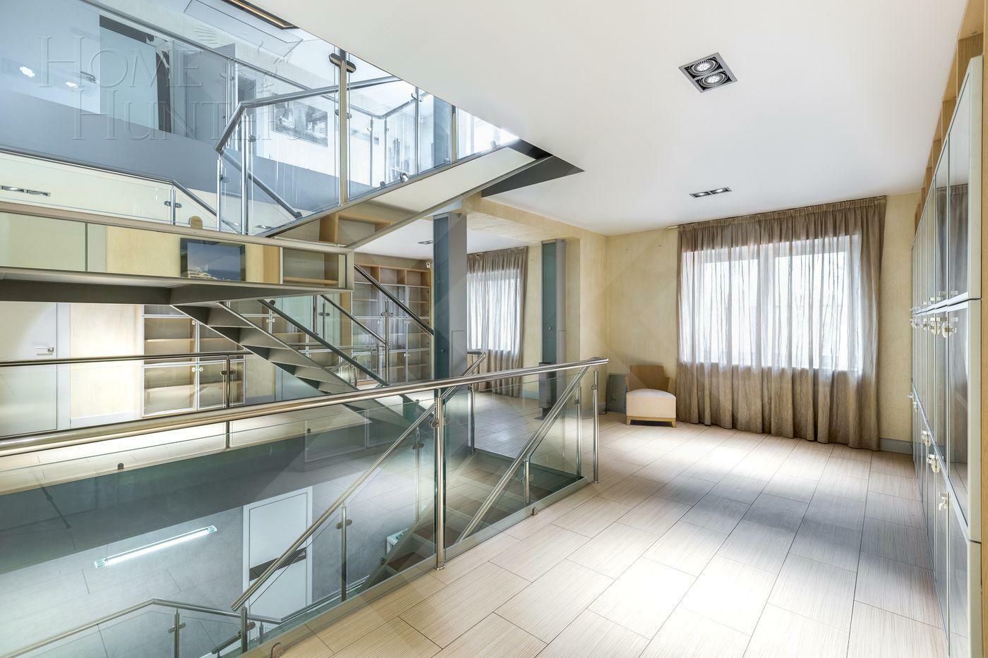 2-этажный таунхаус 680 м² с отделкой