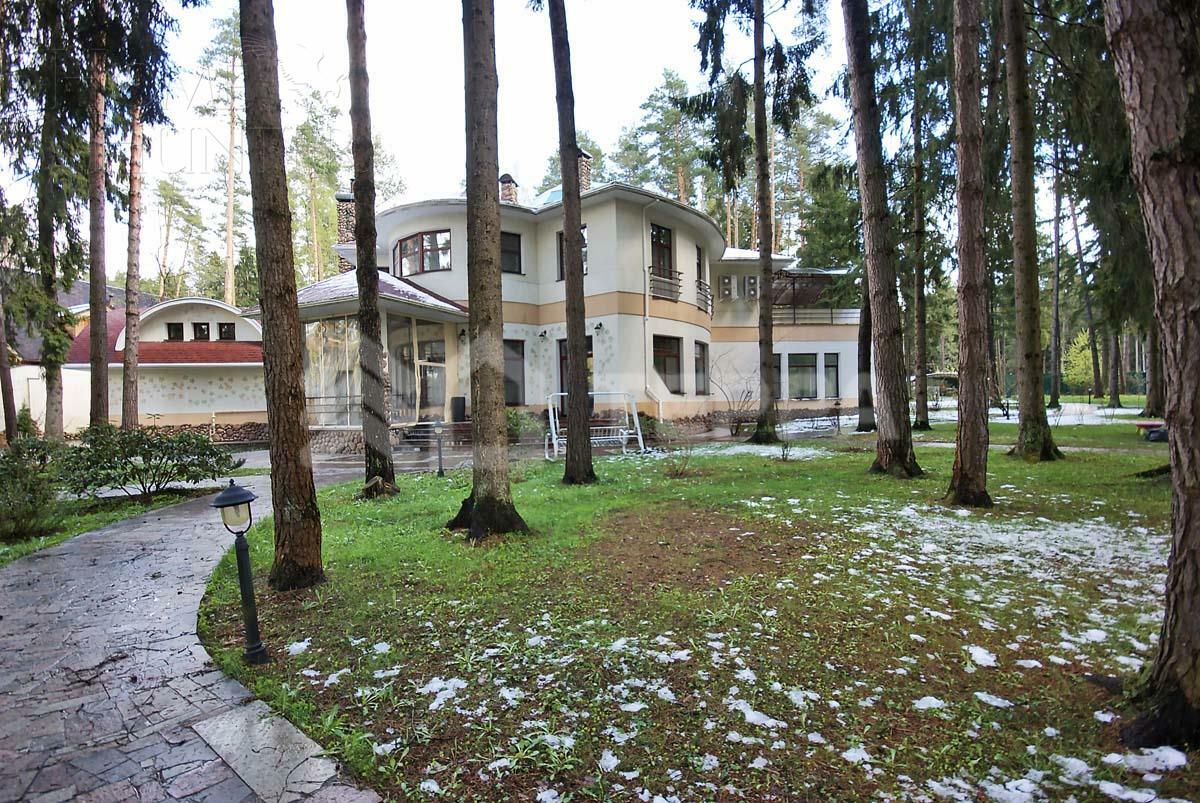 2-этажный коттедж 850 м² с отделкой