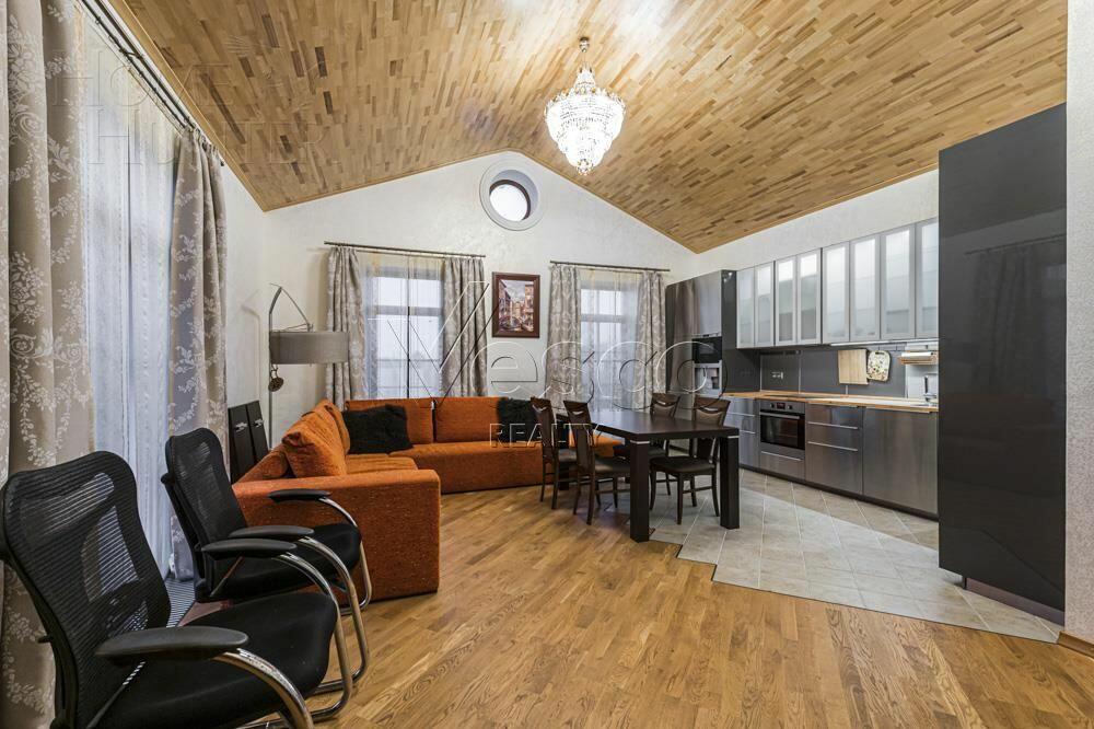 3-этажный таунхаус 700 м² с отделкой