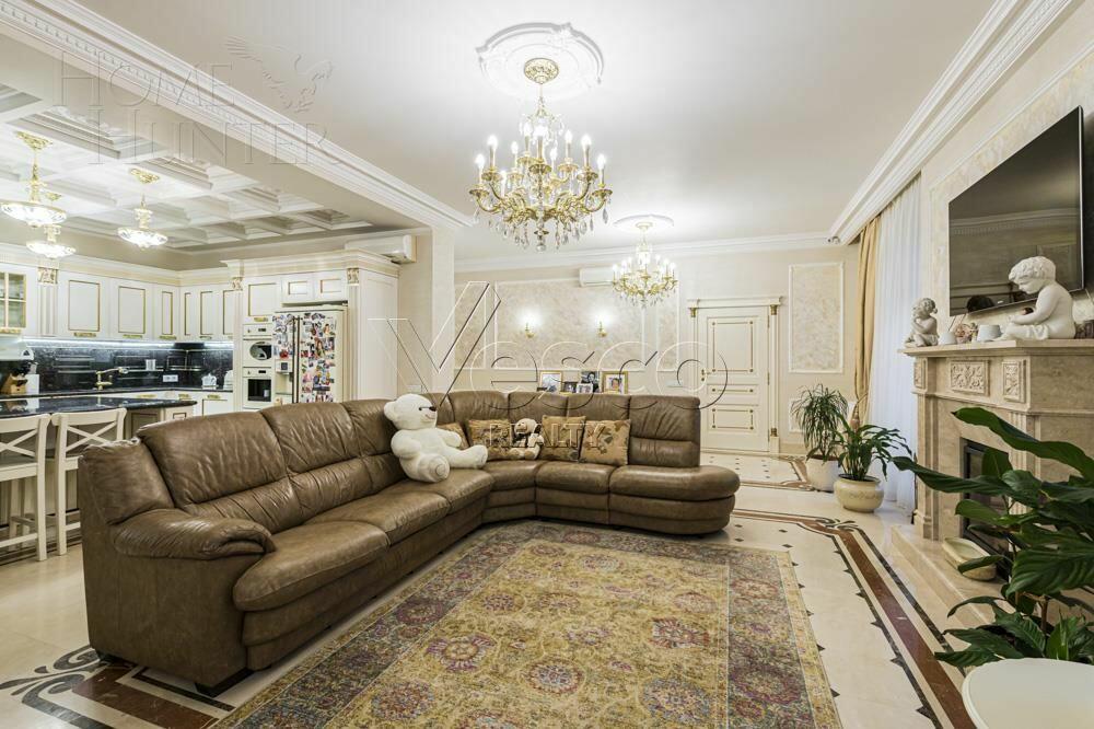 3-этажный таунхаус 700 м² с отделкой