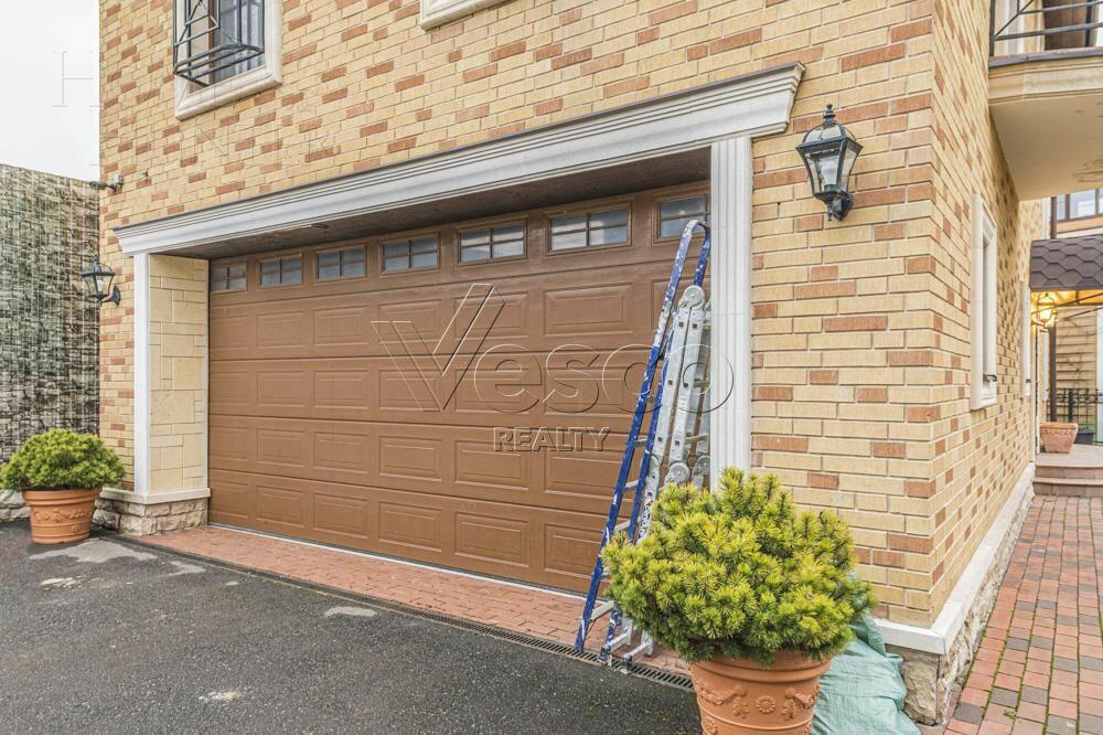 3-этажный таунхаус 700 м² с отделкой