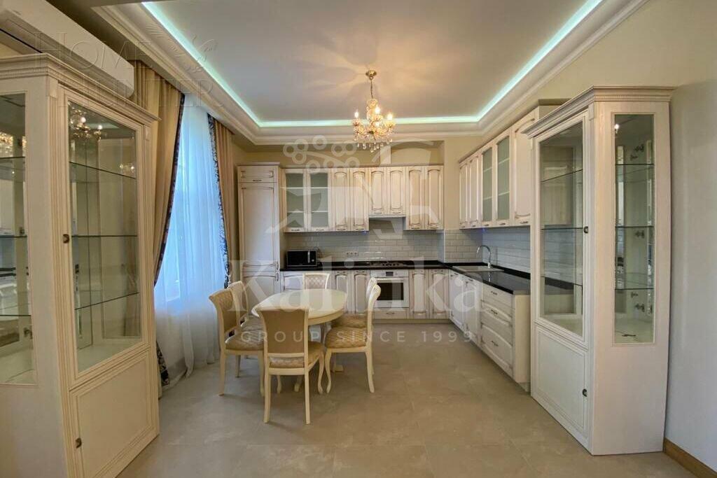2-этажный таунхаус 350 м² с отделкой