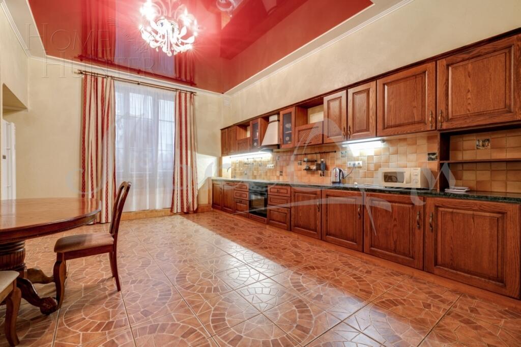 4-КОМН. КВАРТИРА С ОТДЕЛКОЙ 190 М² НА 1 ЭТАЖЕ