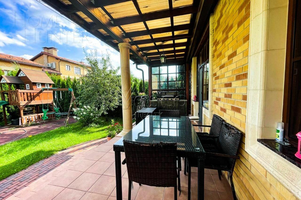 3-этажный таунхаус 700 м² с отделкой