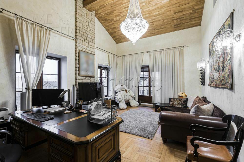 3-этажный таунхаус 700 м² с отделкой