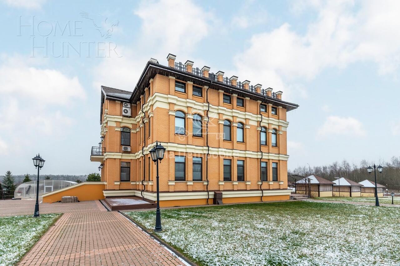 3-этажный коттедж 1 773 м² с отделкой