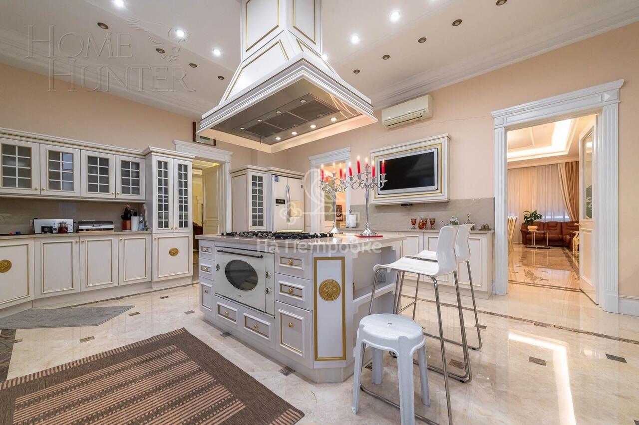 3-этажный коттедж 1 773 м² с отделкой